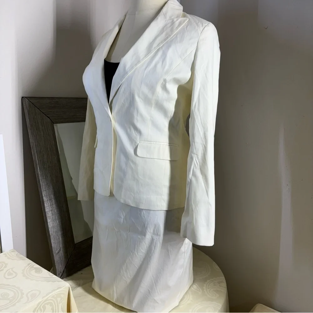 New York & Company cream color suit set Tailored Blazer with Notched Lapels